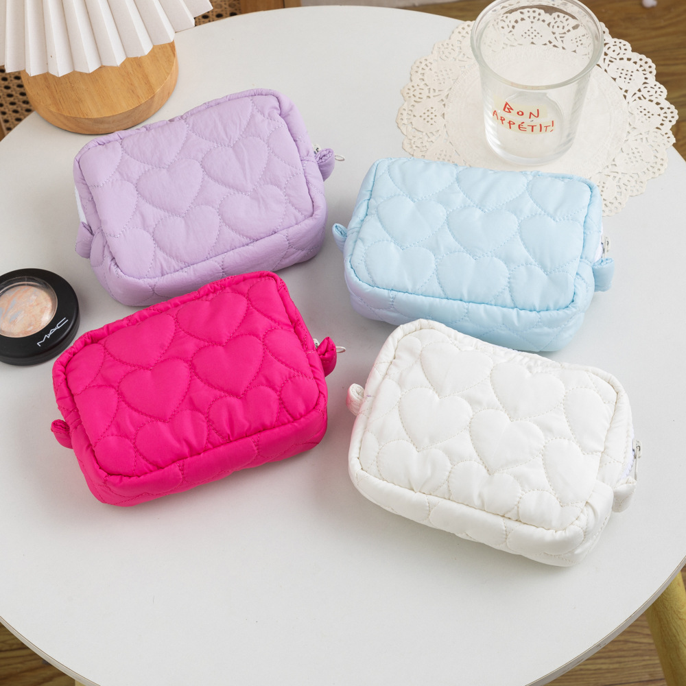 1 Piece Simple Series Sweet Heart Polyester Women's Makeup Bags h5 Picture5